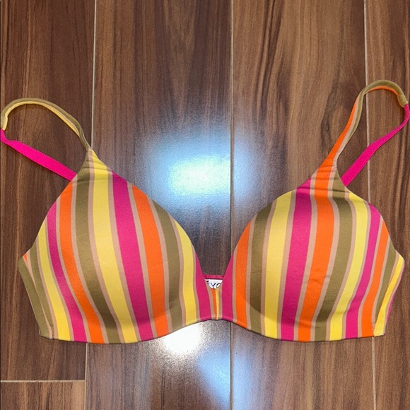 34C Victoria’s Secret body by Victoria IPEX striped wireless vintage bra - Picture 1 of 3